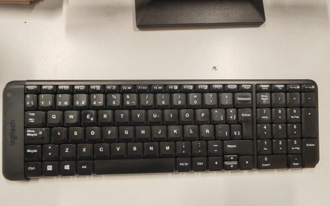TECLADO HP USB 697737161